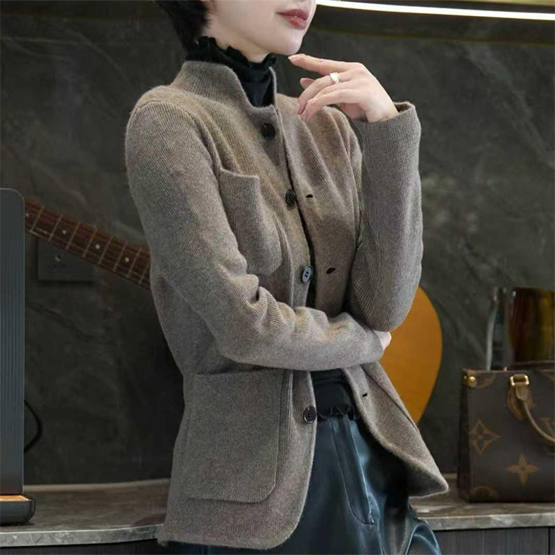 [Direct from the factory] New autumn/winter collection: wool stand-up collar knitted cardigan, long-sleeved, loose-fitting women's jacket with pockets, resembling a small blazer