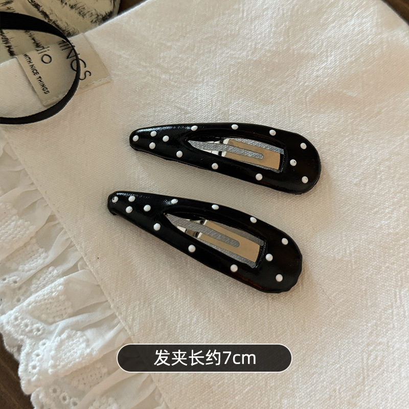 검정색 아웃컷 도트 헤어 클립 1개 [재고 있음]