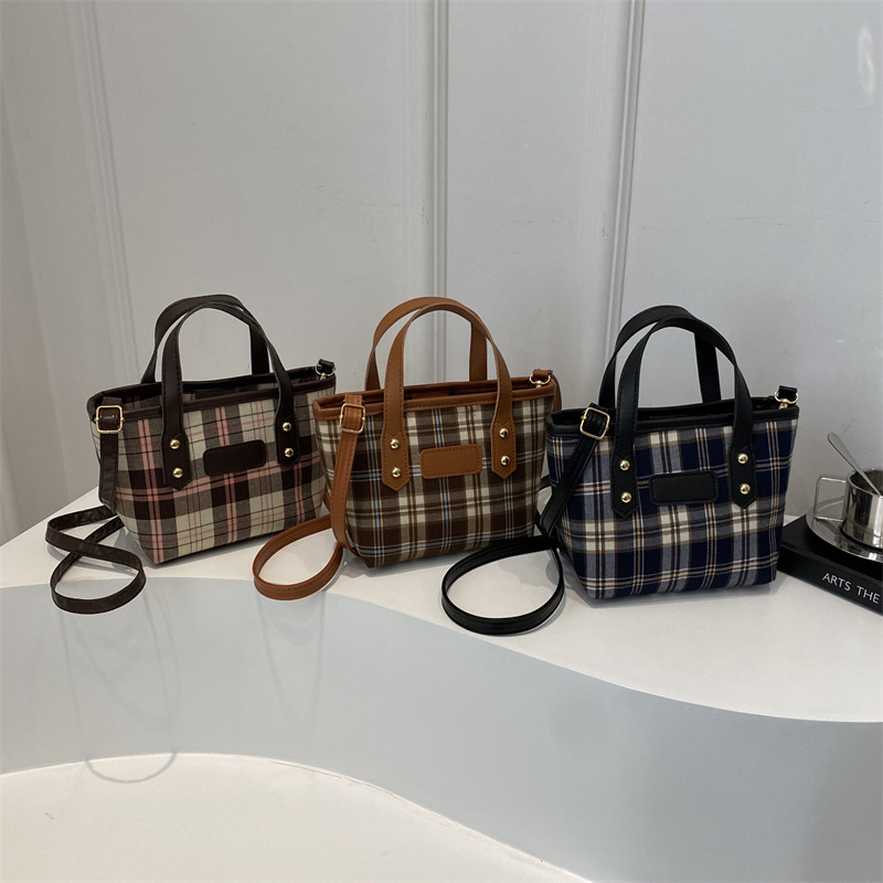 Bolsa de tela a cuadrícula 2024, nuevo otoño de gran capacidad, bolso de hombro, bolso de brazo, bolso de cubo de agua, bolso de mano