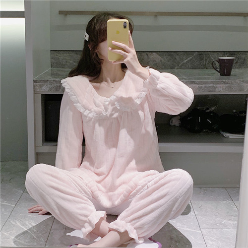 Winter and Autumn Thick Flannel Pyjamas Set for Women, Long Sleeve Cartoon Coral Fleece Warm Home Clothes Two-Piece Set