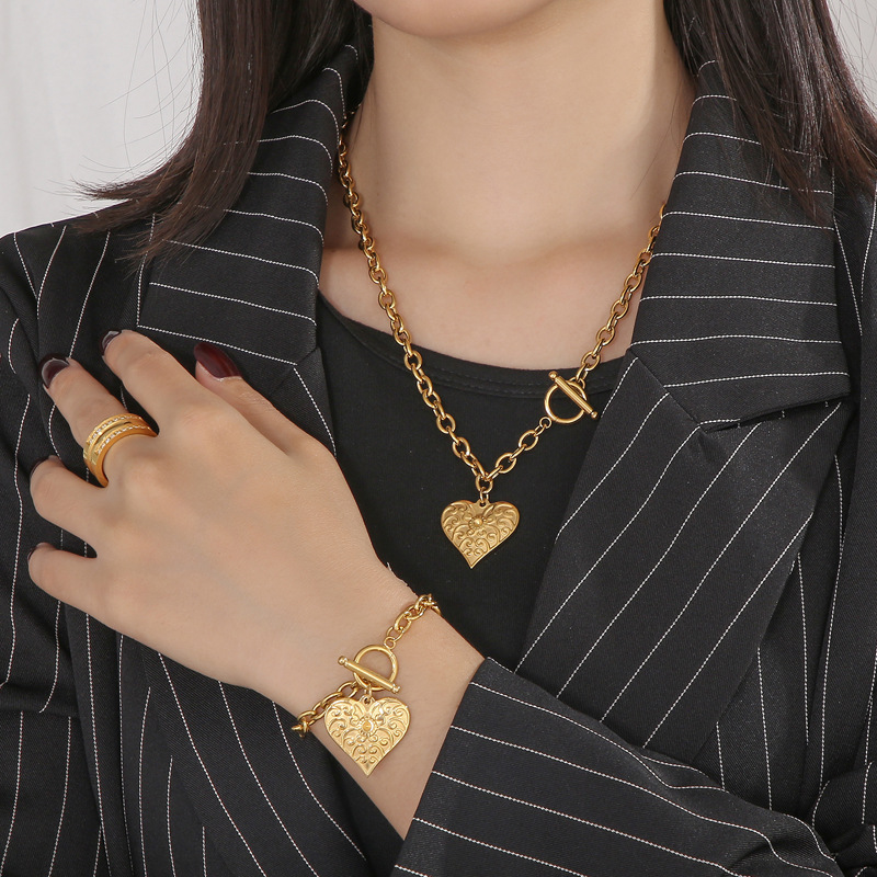 Daily Occasion 304 Stainless Steel Material Fashion Heart Shape Titanium Steel Plating Bracelets Necklace