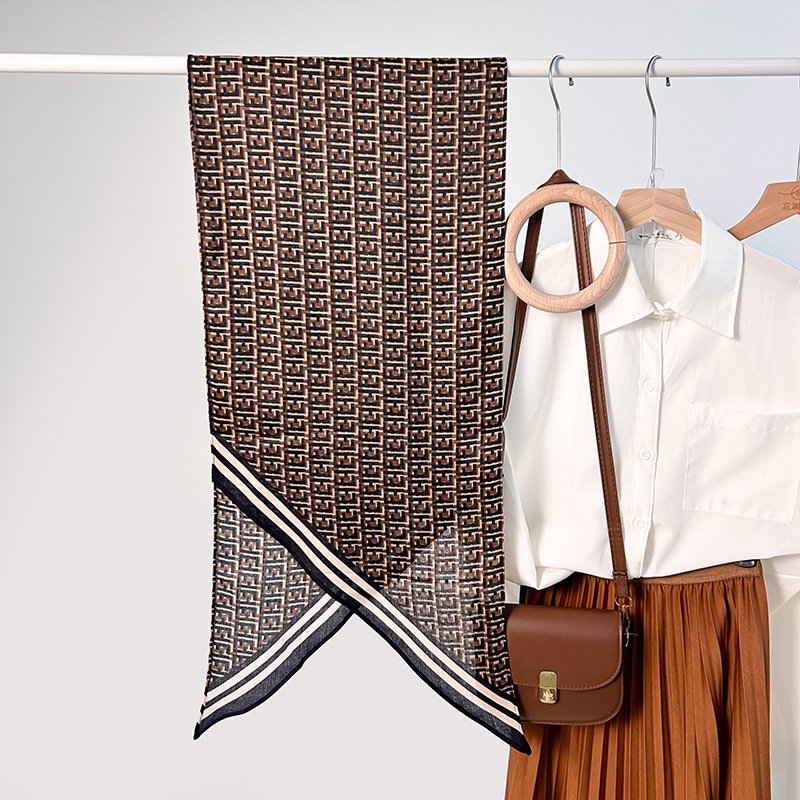 Bufanda paralela Bufanda de temperamento de moda de primavera y otoño para mujer Bufanda de seda de imitación Bufanda paralela impresa de disposición repetida de alta calidad