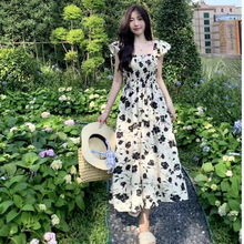 2025夏季新款连衣裙女小飞袖甜美气质温柔风法式碎花中长裙子