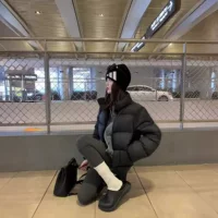 Короткое хлопковое пальто в стиле Кендалл Дженнер для женщин, новая зимняя утолщенная куртка-пуховик с высокой талией и воротником-стойкой в европейском и американском стиле, 2024 г.