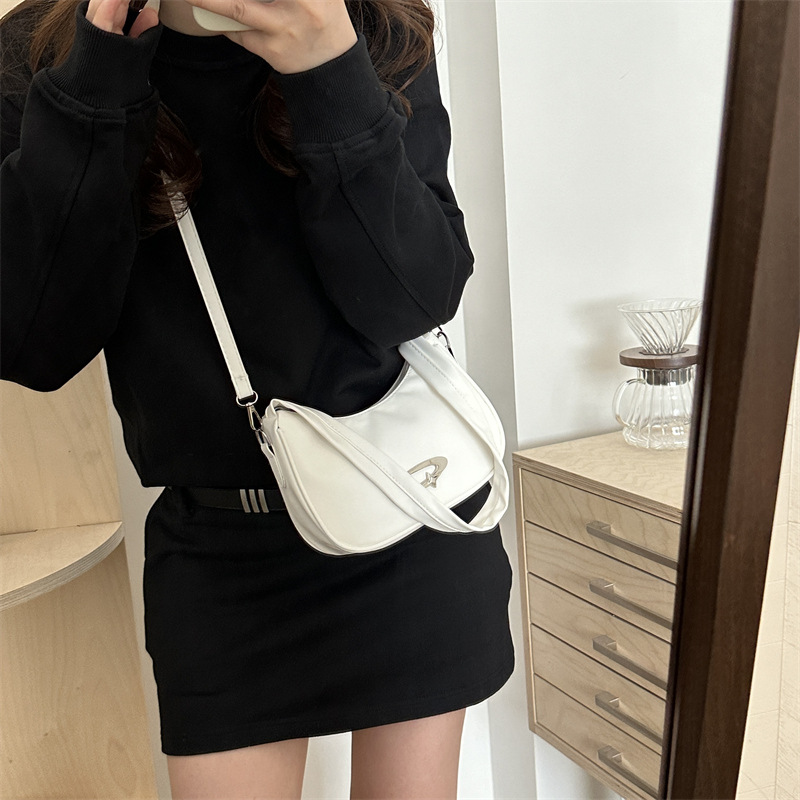 Nicho plateado bolso debajo de la axila para mujeres 2024 nueva moda bolso de mano pequeño cuadrado versátil bolso de mochila