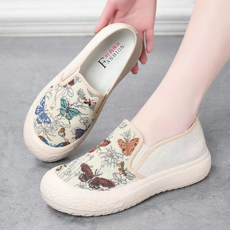 Beijing cloth shoes, new Chinese style women's breathable slip-on canvas shoes, soft-soled ethnic style mom shoes, authentic, fashionable and casual Beijing cloth shoes, new Chinese style women's breathable slip-on canvas shoes, soft-soled ethnic style mom shoes, authentic, fashionable and casual