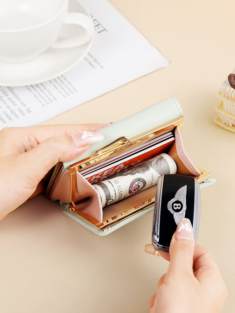 Cartera corta para mujeres, bolso de tarjetas para estudiantes, bolso de cambio pequeño y fresco, cartera de color macarón, más tarjetas.