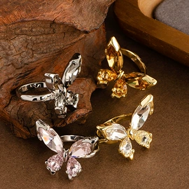 耳钉;耳环;戒指