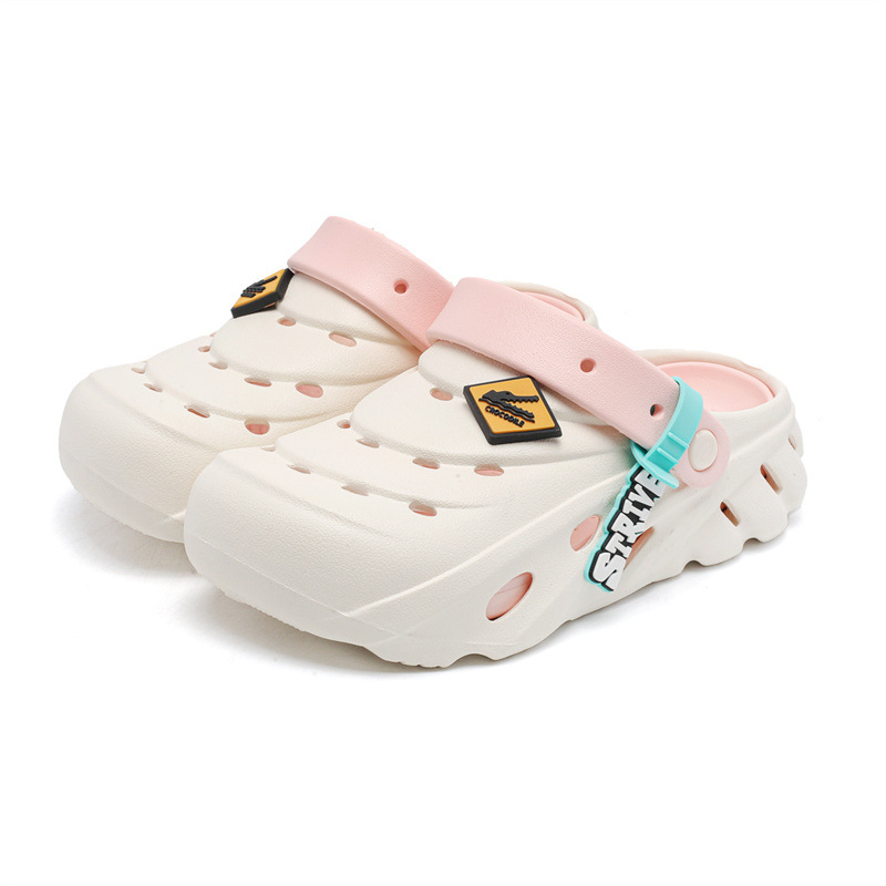 Pisando la mierda, zapatos con agujeros, zapatillas de mujer, zapatos de verano Baotou, zapatos de playa para niñas, sandalias eva al por mayor