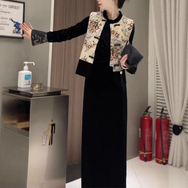 2025春秋冬新款新中式国风盘扣马甲外套+连衣裙两件套新春套装女|undefined