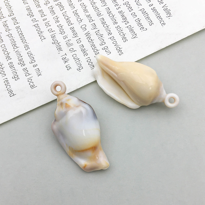 17283-米黄色(亚克力海螺)15x32-2g-8490-