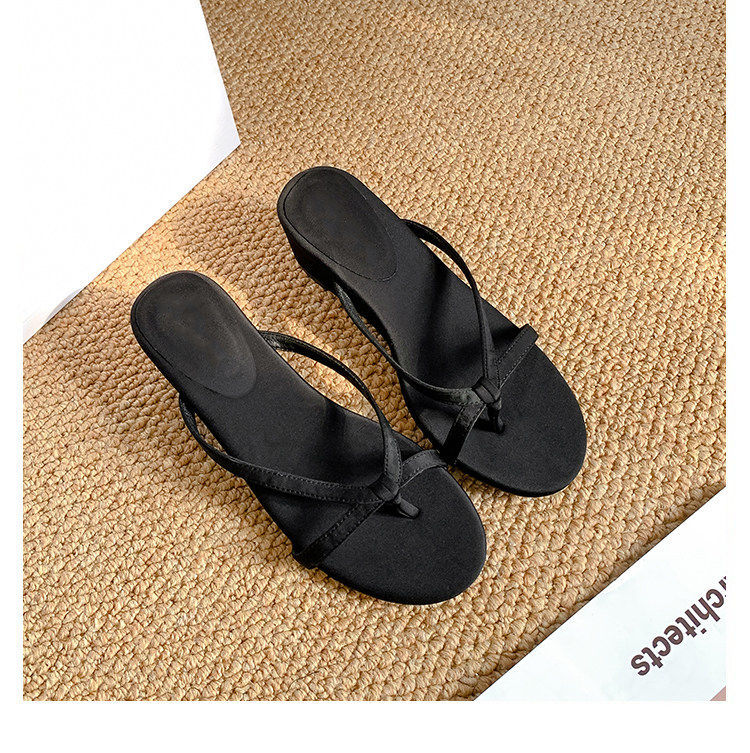 2026 verano nuevo estilo de altura de hadas viento cinturón delgado zapatillas de fondo grueso francés hermoso tacones de pendiente zapatillas de calzado de calzado para mujeres