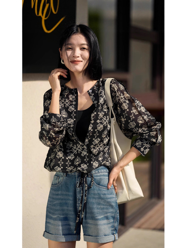 哥家商场同款女装2025秋季黑底印花通勤时髦长袖抽绳上衣衬衫|undefined