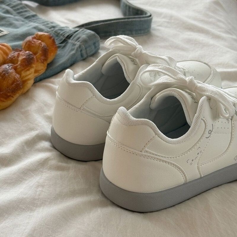 Cute animal-patterned white sneakers for women, 2026 new autumn collection, thick-soled, height-increasing, versatile casual shoes Cute animal-patterned white sneakers for women, 2026 new autumn collection, thick-soled, height-increasing, versatile casual shoes