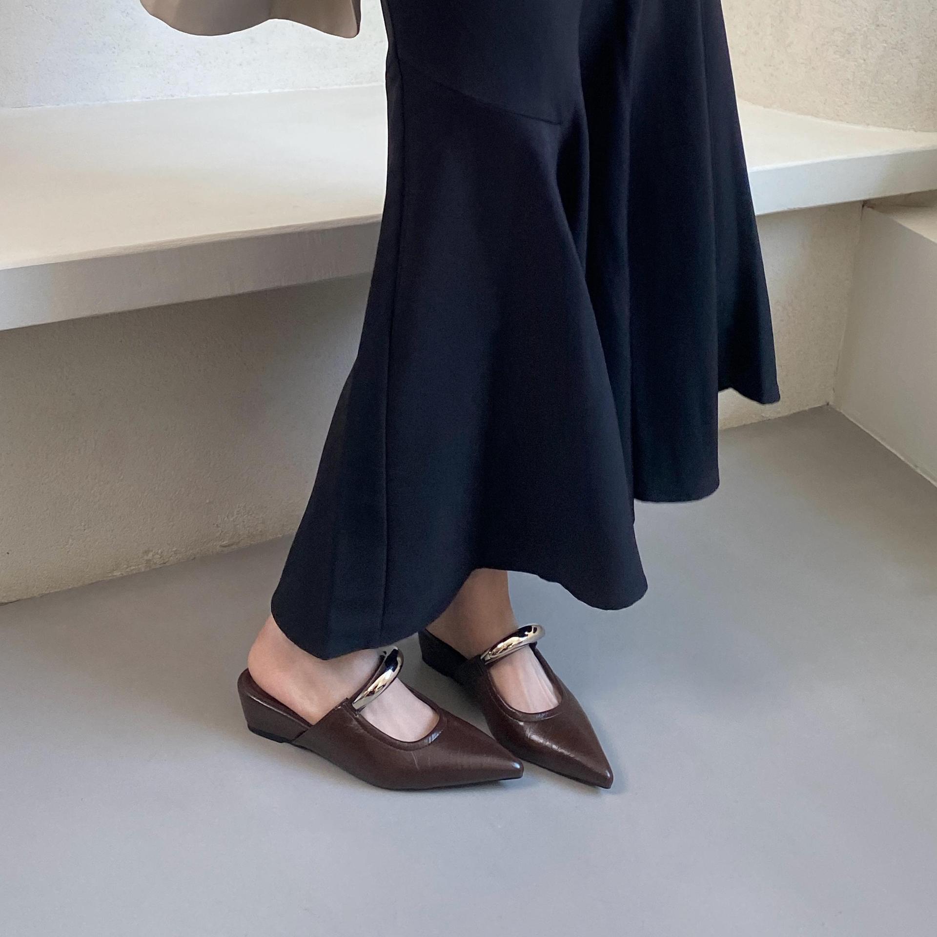 Elegant slippers pointed-toe with a strap wedge heel platform