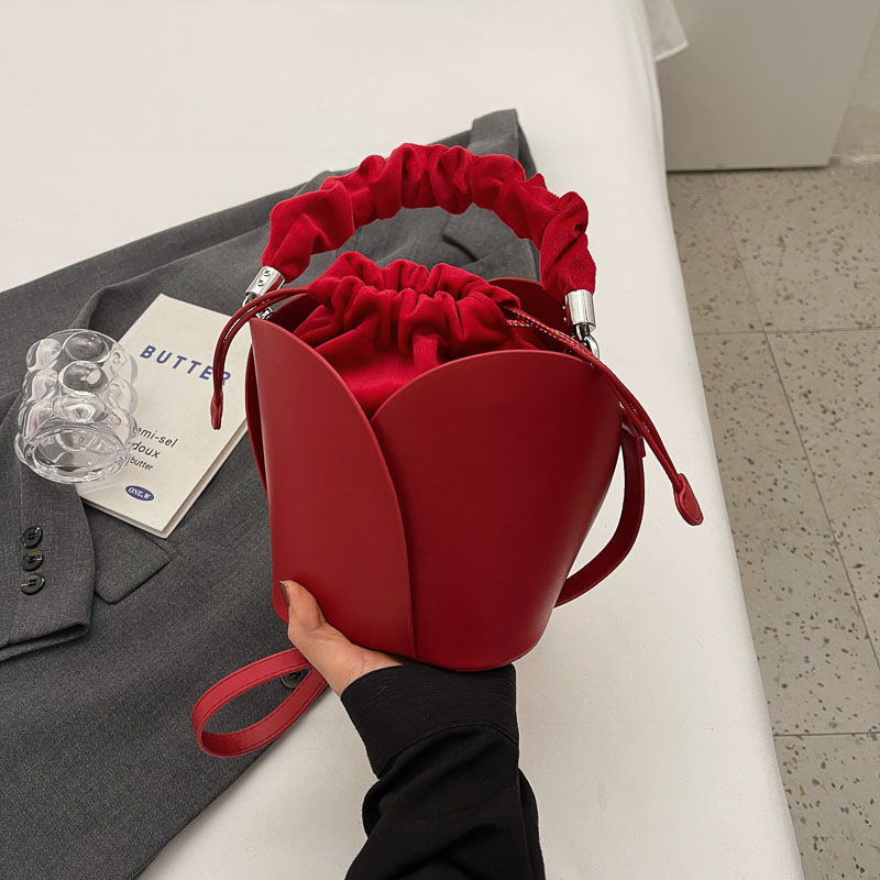 Qadın bucket çanta, büzməli dizaynlı, uzun qayışlı, PU material