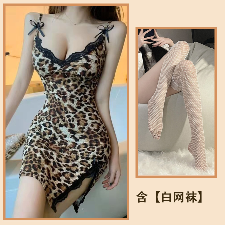 정장 + 흰색 망사 스타킹