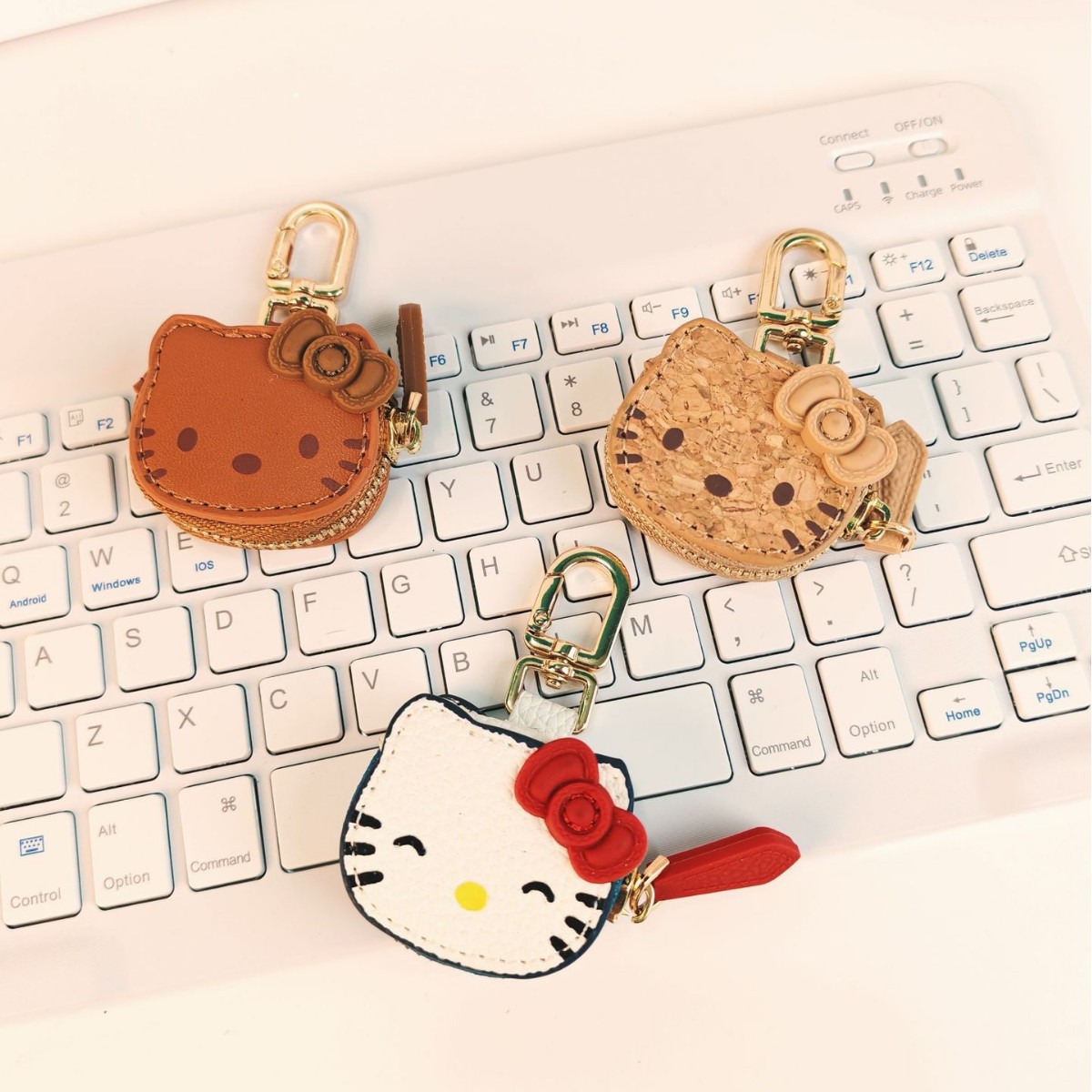 Niños interesantes lindos bolsos de gatos colgantes nicho dulce bolsas de llaves de moda caricatura Kitty colgantes kt gatos llaveros