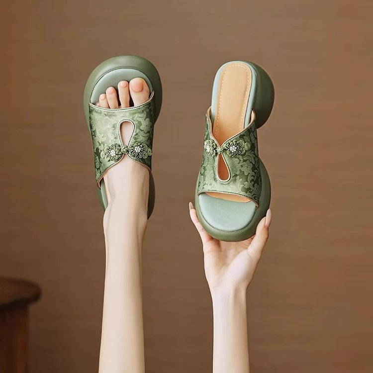 2026 nuevo estilo chino chino de verano de diapositivas de piel suave, muffins retro zapatillas de medio día image 7