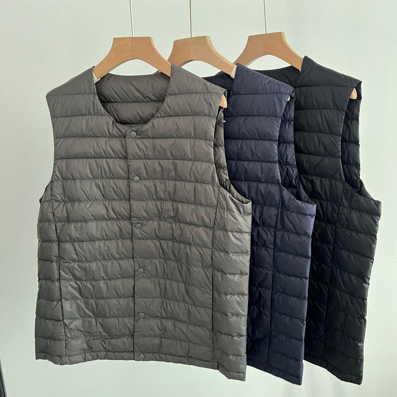 2026 Autumn/Winter New Men's Down Vest, Warm Inner Layer for Layering, Lightweight V-Neck, 90% White Duck Down