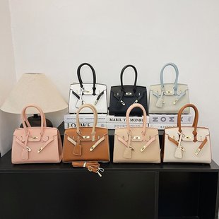 �W���͹���֦�yײɫͨ�����Q�����K���2025�¿�r�г����μ�Ů��