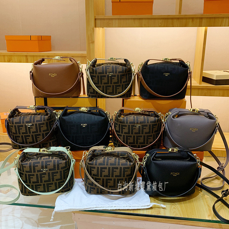 2025 New Vintage Lunch Box Bag Fashion Old Flower Handbag Pillow Bag Korean Version High-End Printed Shoulder Crossbody Bag 2025 New Vintage Lunch Box Bag Fashion Old Flower Handbag Pillow Bag Korean Version High-End Printed Shoulder Crossbody Bag