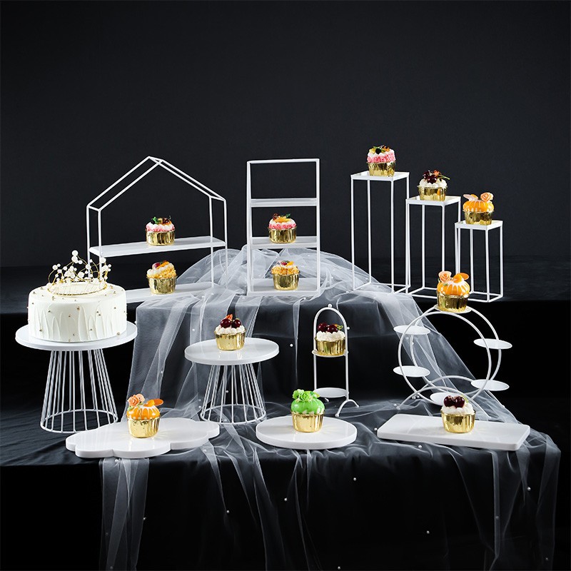 Decoración de mesa de postre de la boda Europea soporte de la torta accesorios de la boda Placa de pastel de hierro pastelería soporte 12 unidades traje