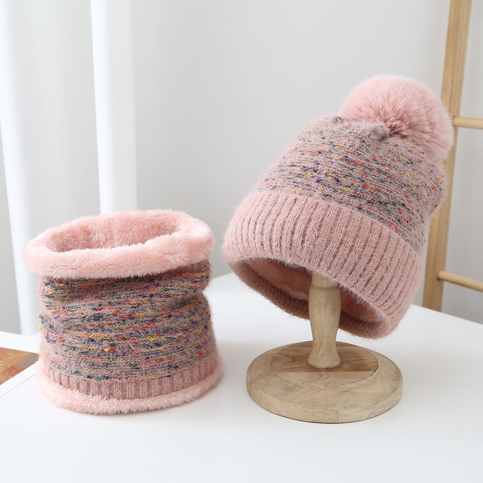 Sombrero de las mujeres de otoño e invierno cálido bufanda de protección auditiva traje de dos piezas sombrero de lana de moda de color mezclado a prueba de frío image 8