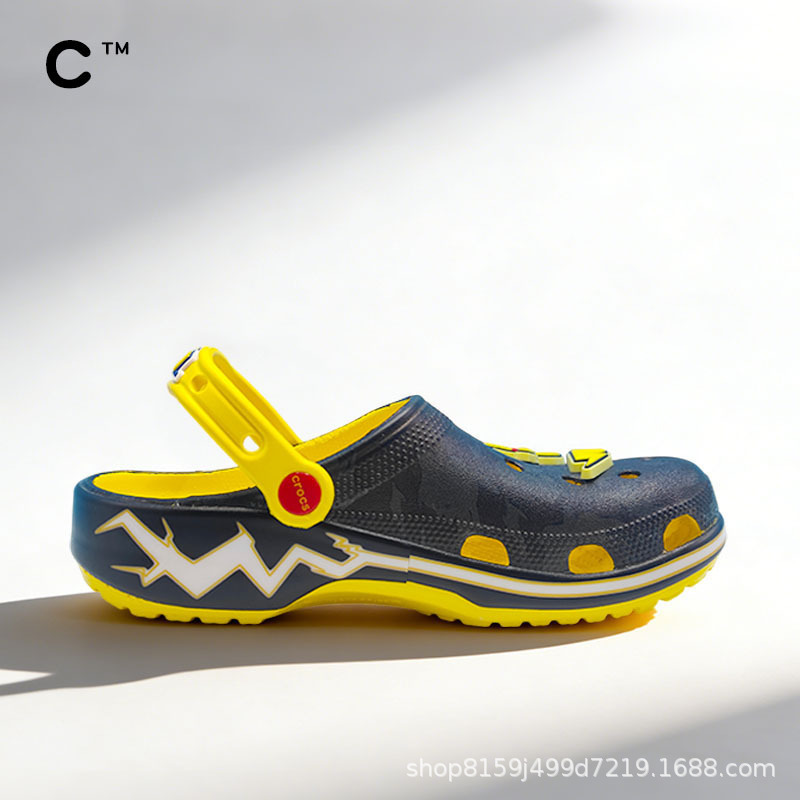 Cross' Glowing 100,000-Volt Pikachu Clogs Pokemon Pikachu Lightweight and Comfortable Outdoor Sandals