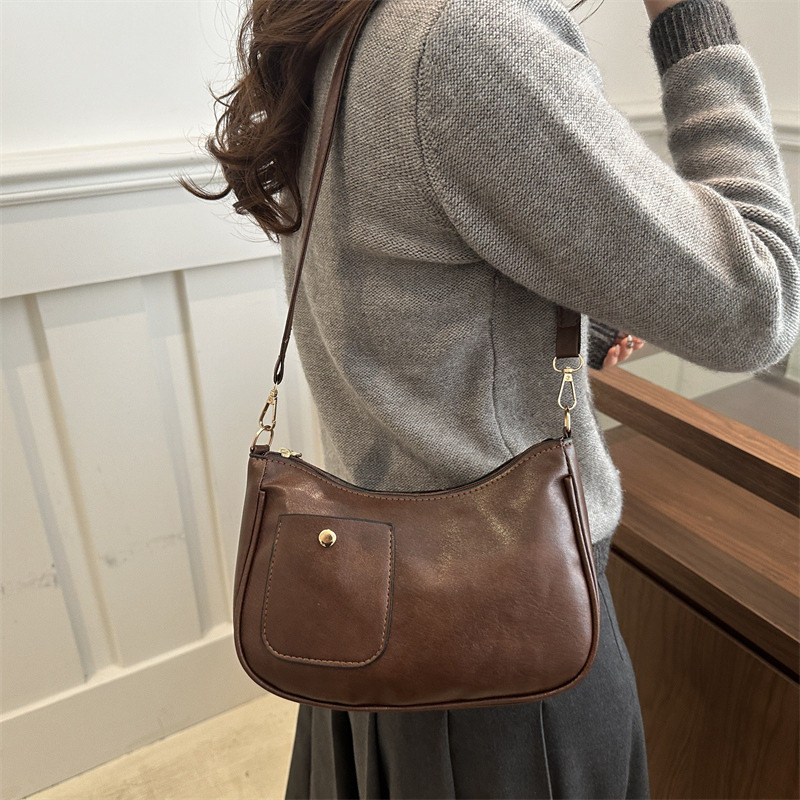 Bolso de mujer 2024 nueva moda de gran capacidad bolso de mujer de mediana edad cuero suave universal atmósfera bolso de mujer popular