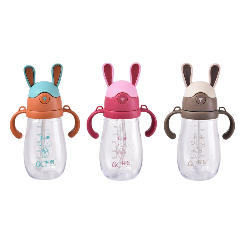 Taza de conejo de paja taza de agua para niños con mango taza de plástico para bebés portátil para salir hervidor de jardín de infantes