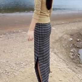 港风复古设计感高腰开叉格子半身裙秋冬新款百搭遮胯显瘦中长裙子