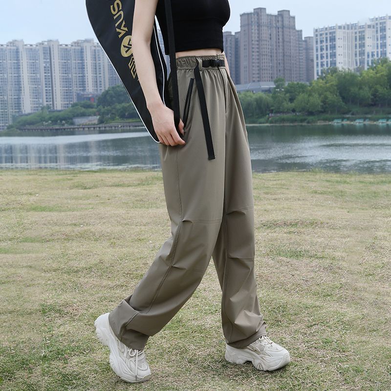 2025 otoño y invierno nuevos pantalones paracaidistas de herramientas al aire libre frescos a prueba de rociadores de agua más vello grueso pareja pantalones casuales versátiles