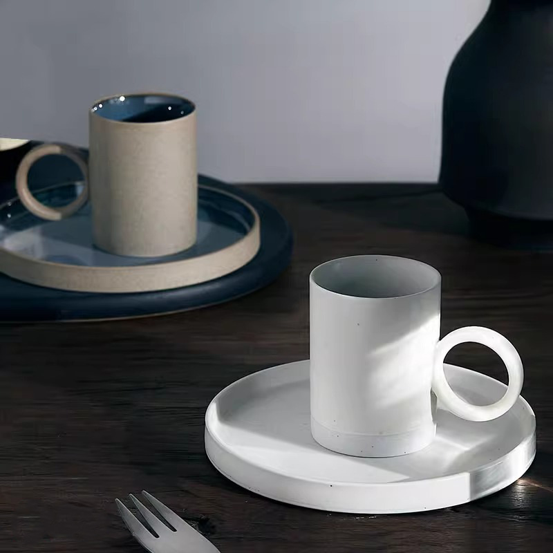 Cerámica de mano de lavado de café de oído nórdico vientos de café italiano de alto valor de alta calidad exquisito menú de la tarde conjunto de platos