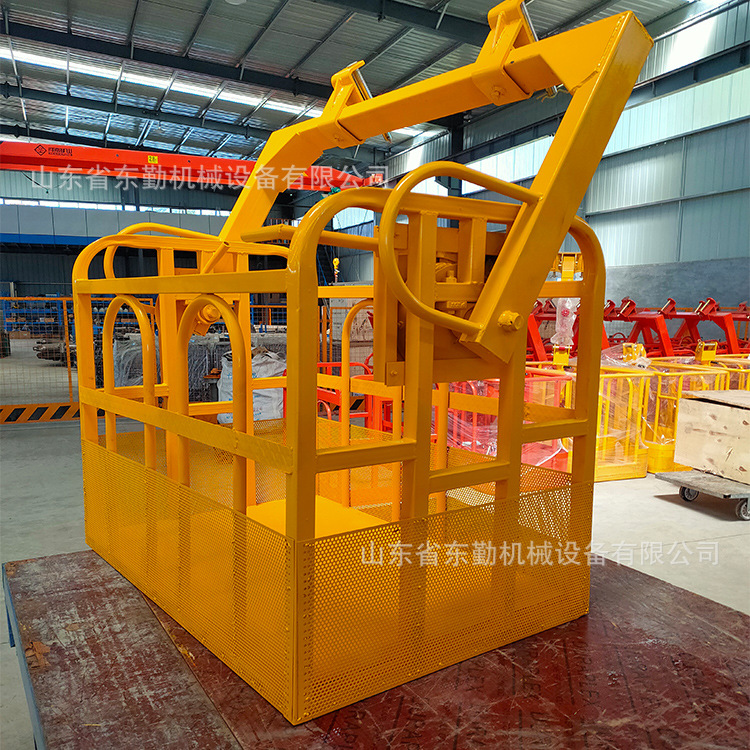 山东东勤销售高空作业吊篮吊车吊篮高空旋转吊篮加厚加固