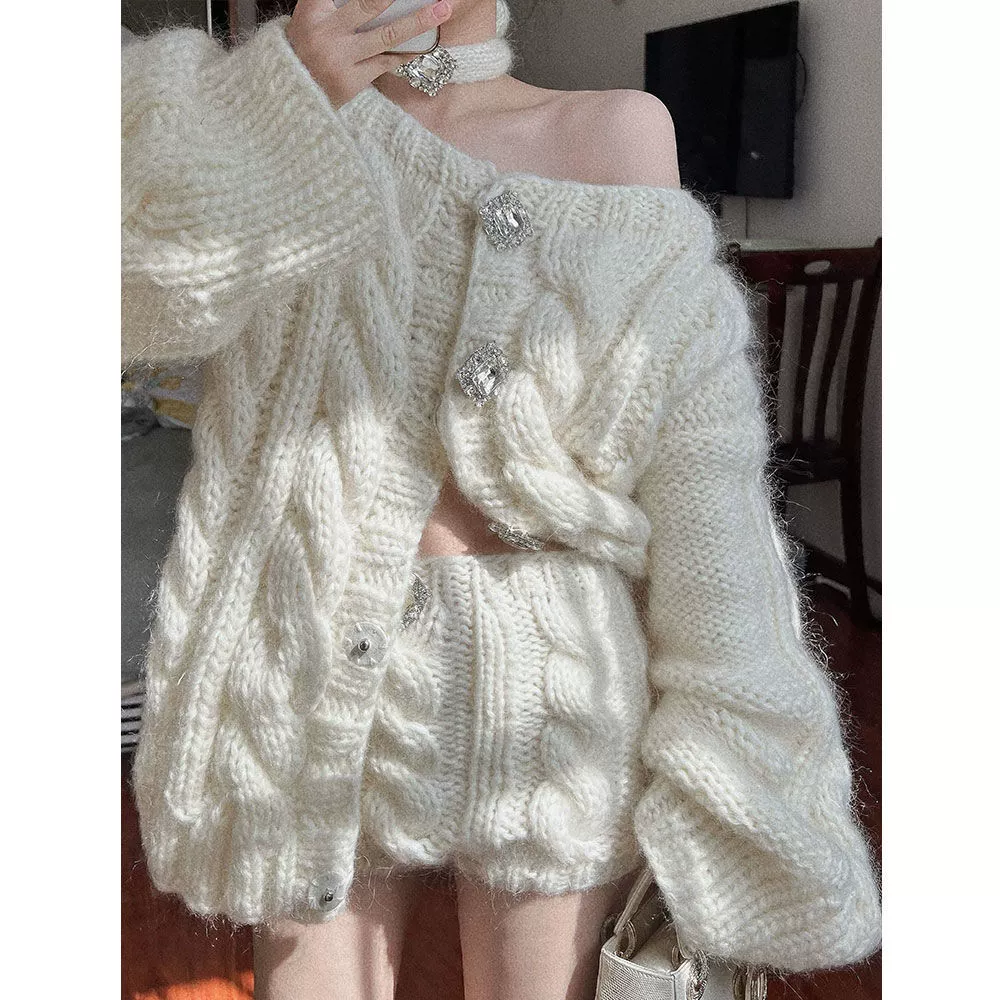 [Спотовая рекомендация] Твистовые свитера супер сказочные маленькие ароматные осенние и зимние новые наборы трикотажных шорт из двух частей