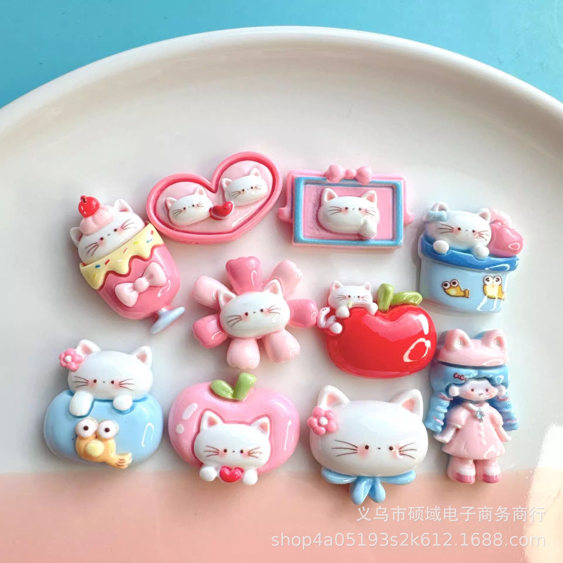 Sweetheart Cartoon Food Play Cat Resin Accessories Cream Gel DIY Hair Accessories Phone Case Refrigerator Sticker Water Cup Shoe Buckle Sticker