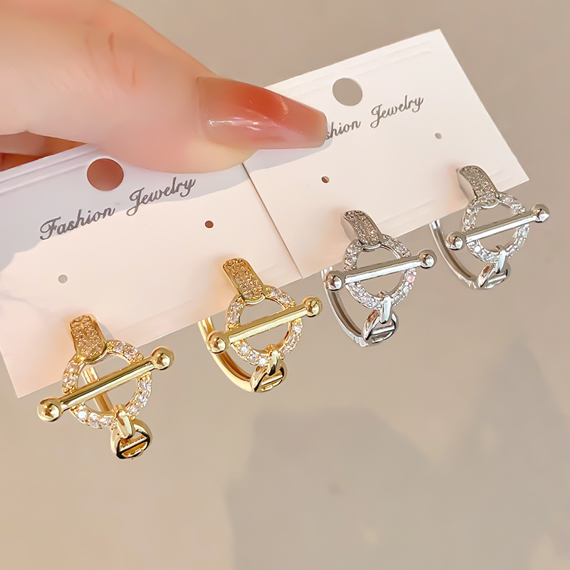 New Style Light Luxury High-End Copper Zircon Earrings for Women, Fashionable Versatile Temperament Ear Clips, Simple Minimalist Style Earrings for Women
