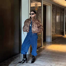 冬季新款时尚设计感豹纹两面穿立领拉链短款棉服外套女