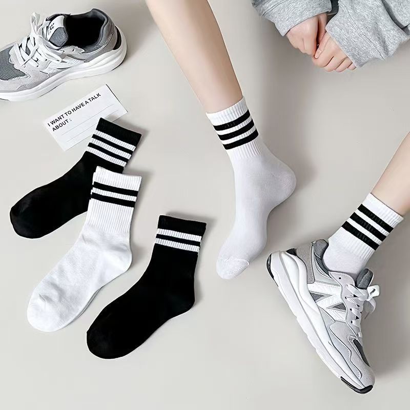 Calcetines Zhuji calcetines baratos al por mayor niñas universidad blanco y negro calcetines de tubo medio alto calcetines básicos calcetines largos calcetines de mujer