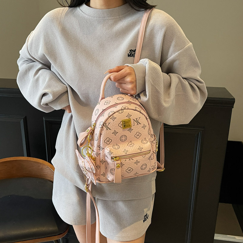 Mochila de mujer popular coreana Mochila colgante con estampado de estilo occidental 2025 nuevo bolso de mujer portátil de comercio exterior