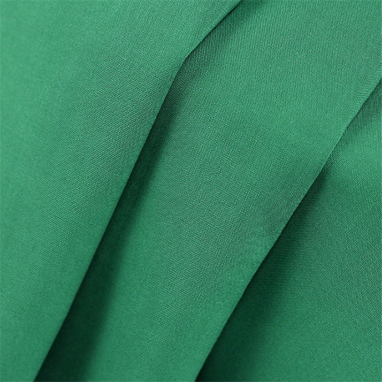 Shaoxing al por mayor 95gsm tejido plano 45s * 45s camisa de color sólido teñido tela de rayon