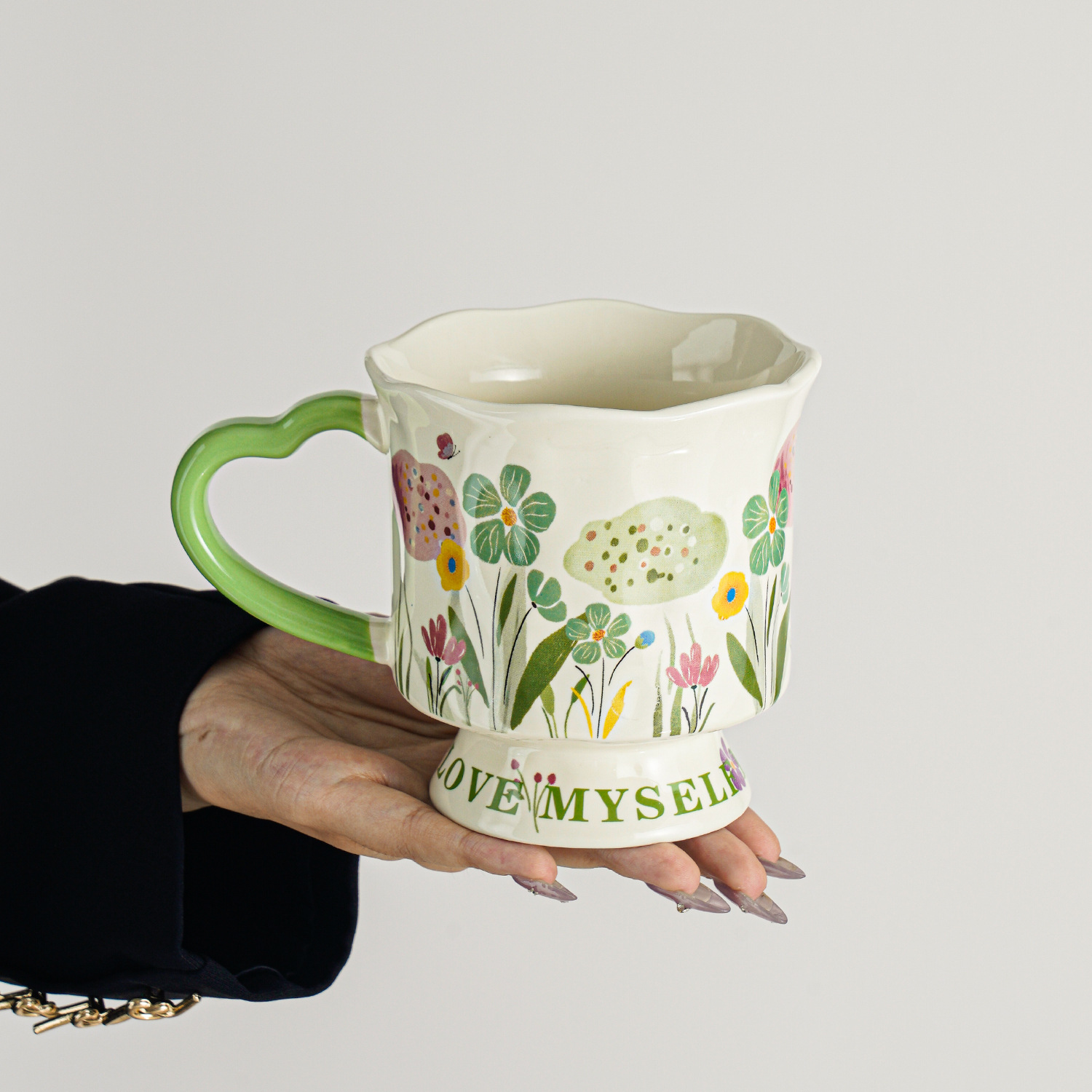 Flores pintadas a mano tazas de pie alto - verde