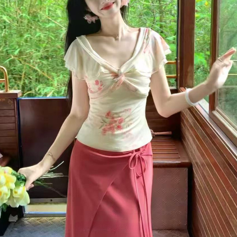 2026 Peach Train' Little Flying Sleeve Floral Twist V-Neck T-Shirt for Women Summer French Style Gradient Knitted Top Set 2026 Peach Train' Little Flying Sleeve Floral Twist V-Neck T-Shirt for Women Summer French Style Gradient Knitted Top Set