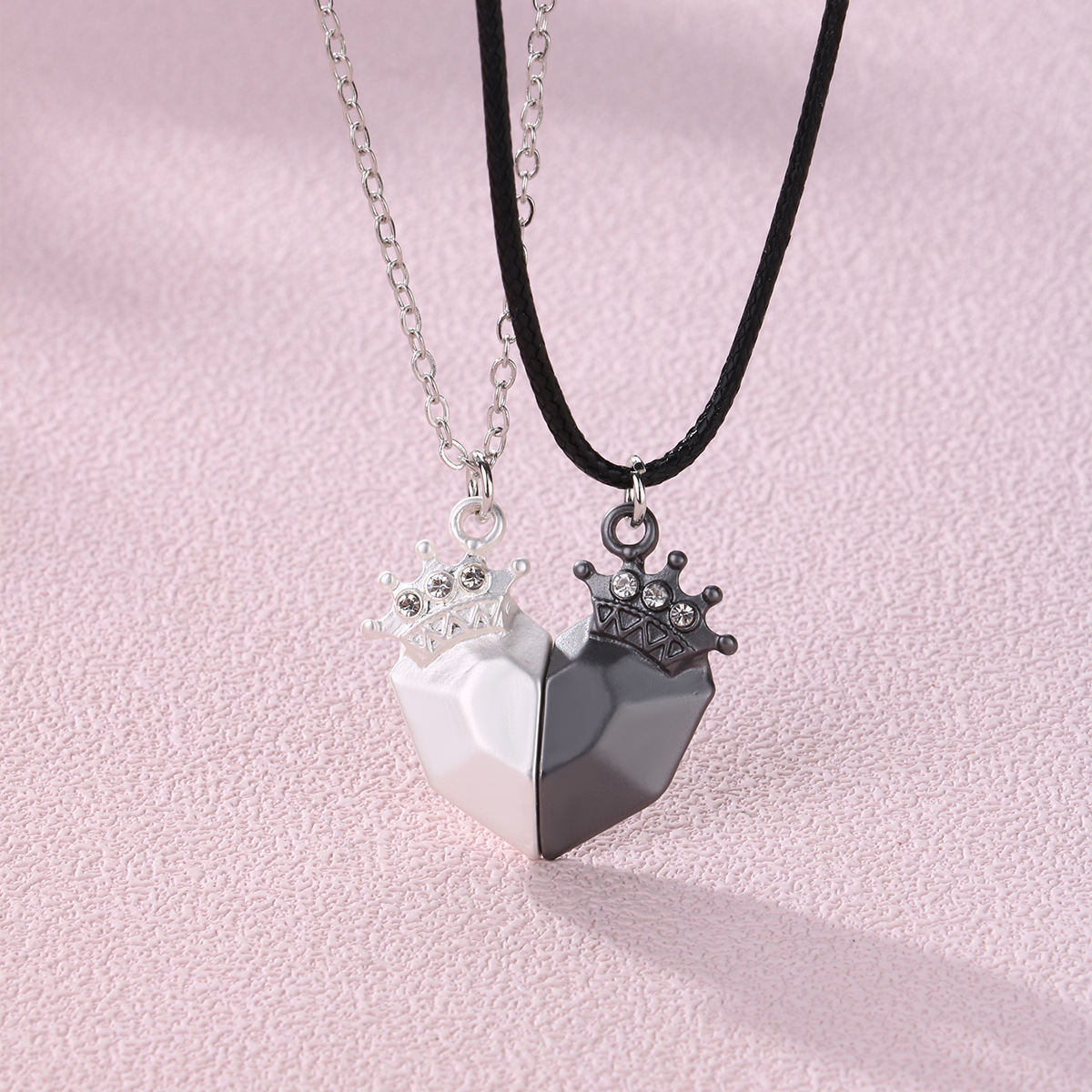 Daily Occasion Alloy, Leather rope Material IG Style Simple Style Heart Shape Alloy Leather Rope Cable Chain Woven Chain Pendant Necklaces Wholesale