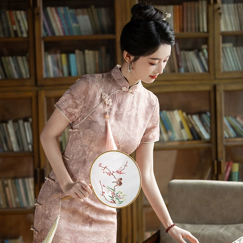 Темперамент национальный стиль женской одежды новый китайский стиль сладкая девушка весна и лето 2025 новый улучшенный ежедневный чонсам элегантный ретро