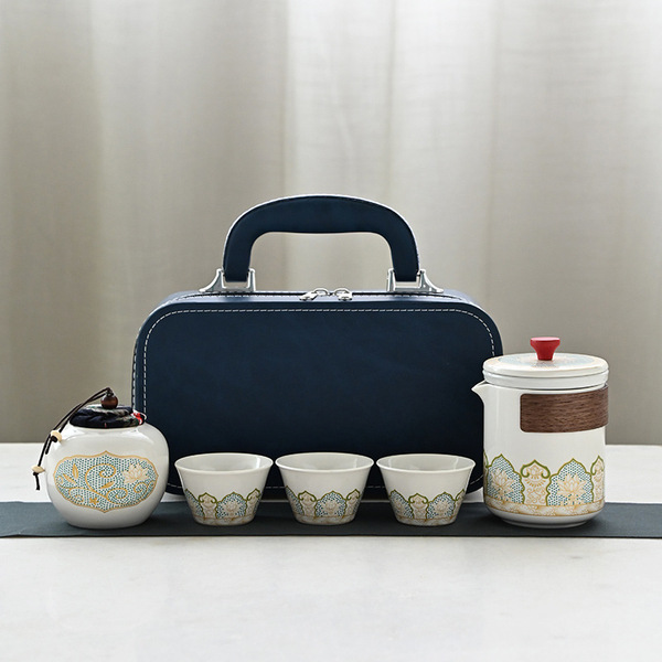 Handheld ceramic tea set for traveling