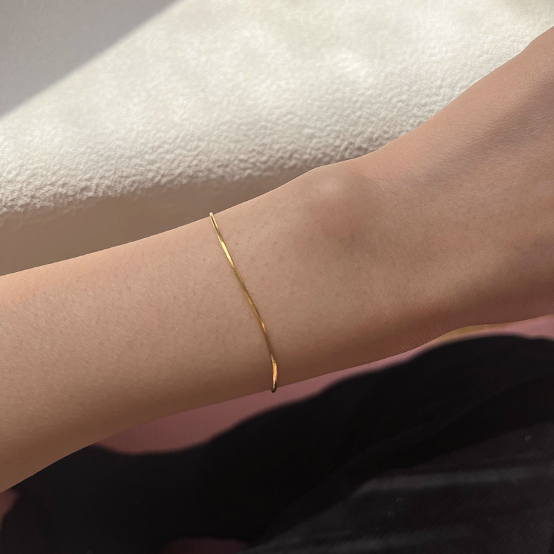 Maisika S925 Sterling Silver Ultra-Fine Snake Bone Bracelet for Women, Cool Niche Design, Versatile Work Clothing Stacking Plain Chain Bracelet