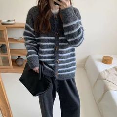 2025新款设计感小众牛角扣长袖针织开衫韩版宽松时尚百搭减龄上衣