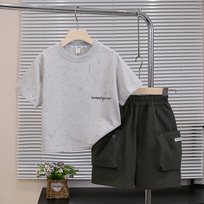 7253 Traje de camiseta para niños Verano 2025 Nuevos pantalones cortos de manga corta con estampado de moda para niños Verano de dos piezas